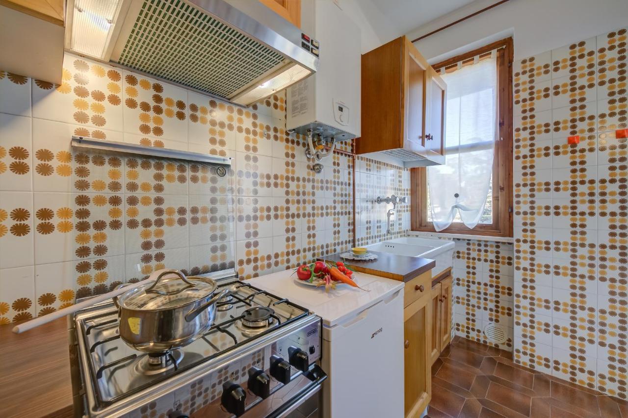 Villa Fiorita Apartments - Happy Rentals Sirmione Eksteriør billede