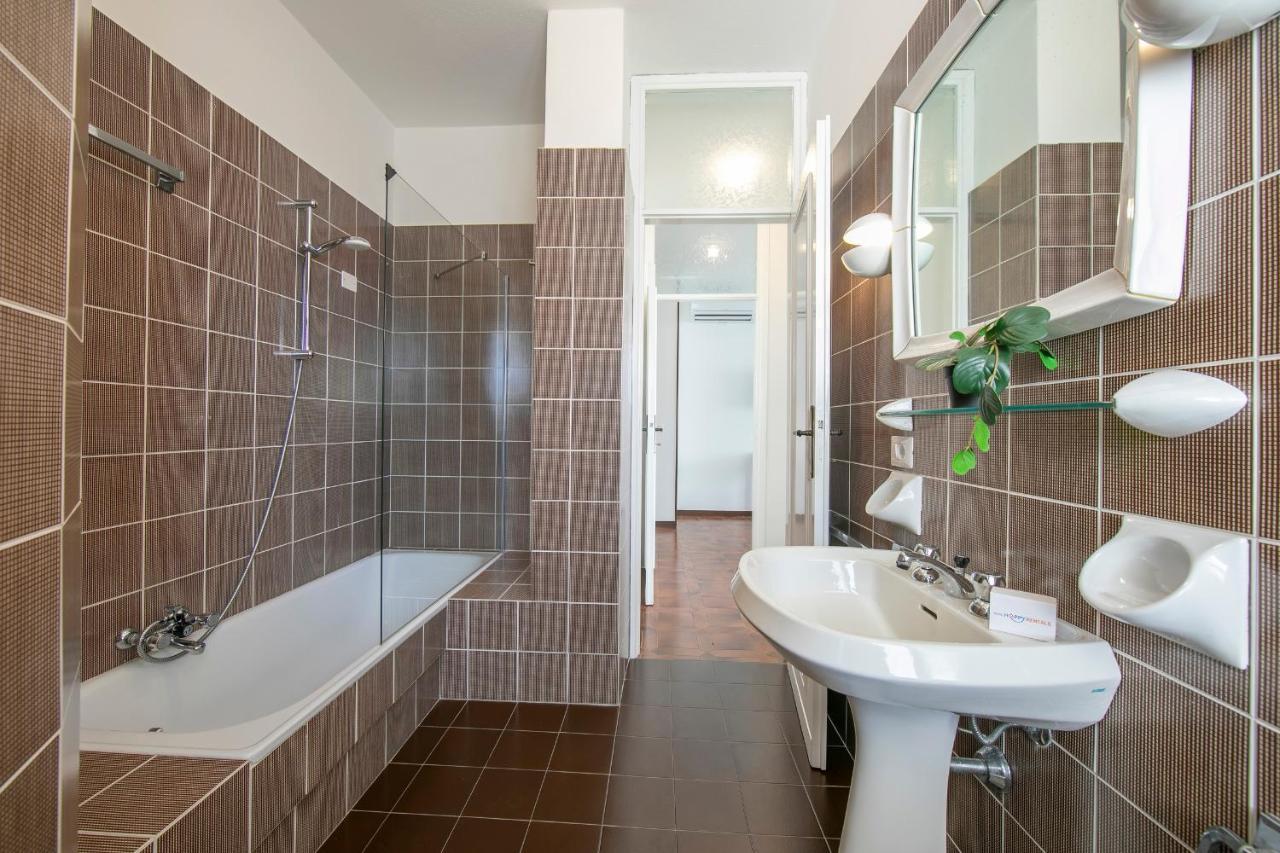 Villa Fiorita Apartments - Happy Rentals Sirmione Eksteriør billede