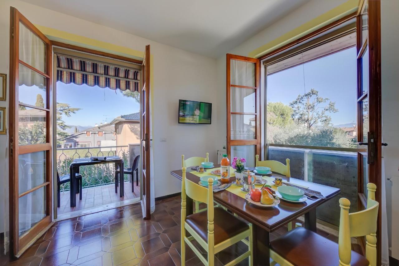 Villa Fiorita Apartments - Happy Rentals Sirmione Eksteriør billede