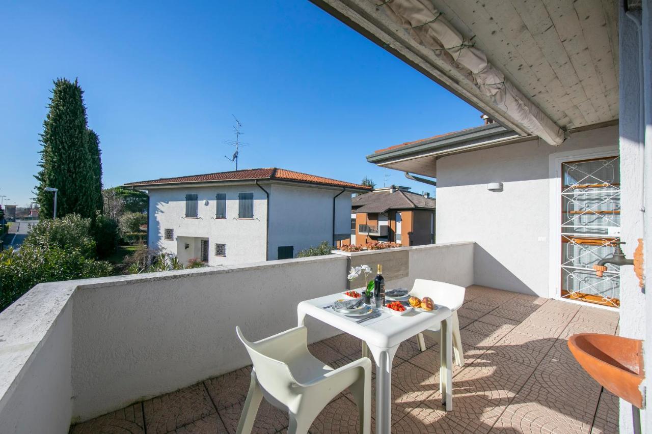 Villa Fiorita Apartments - Happy Rentals Sirmione Eksteriør billede