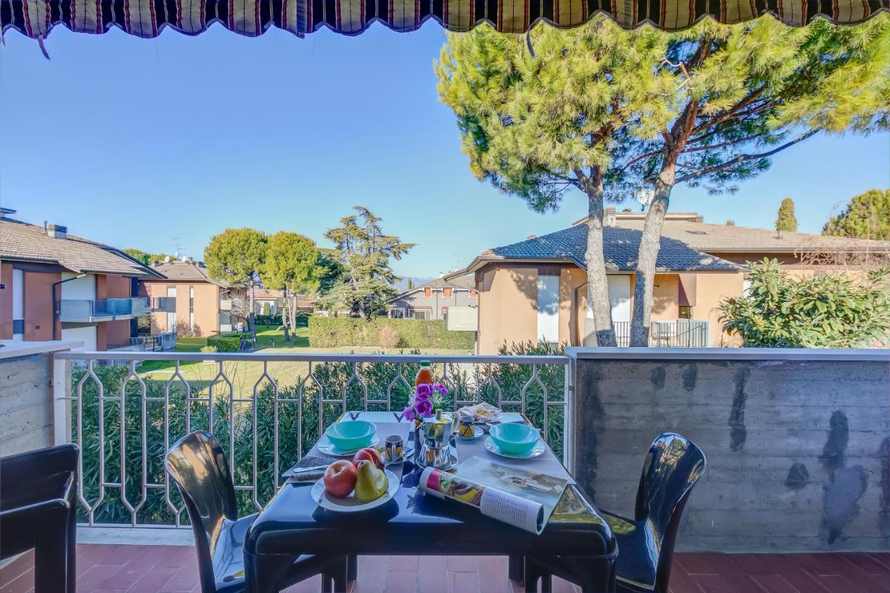 Villa Fiorita Apartments - Happy Rentals Sirmione Eksteriør billede