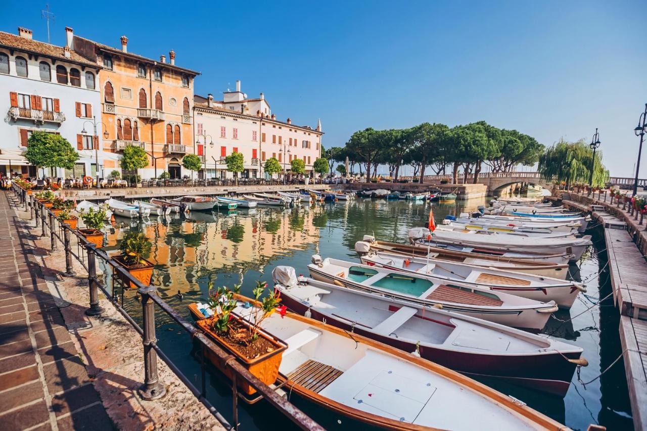 Villa Fiorita Apartments - Happy Rentals Sirmione Eksteriør billede