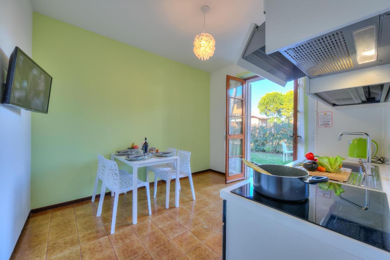 Villa Fiorita Apartments - Happy Rentals Sirmione Eksteriør billede