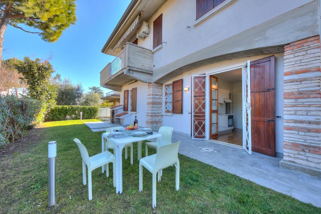Villa Fiorita Apartments - Happy Rentals Sirmione Eksteriør billede