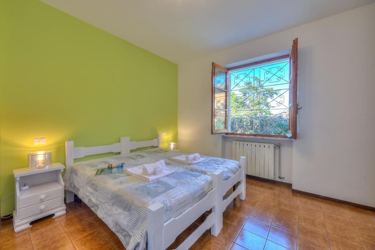 Villa Fiorita Apartments - Happy Rentals Sirmione Eksteriør billede