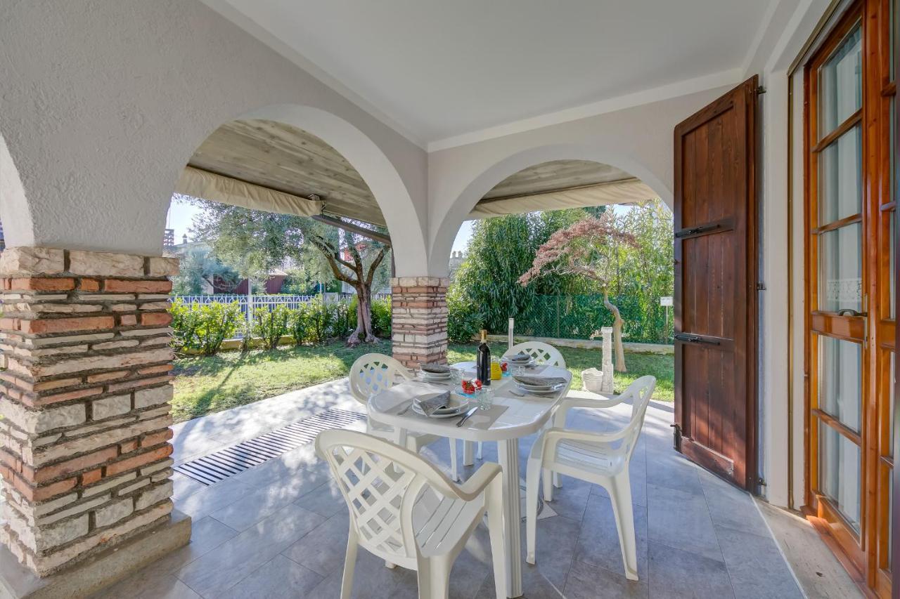 Villa Fiorita Apartments - Happy Rentals Sirmione Eksteriør billede