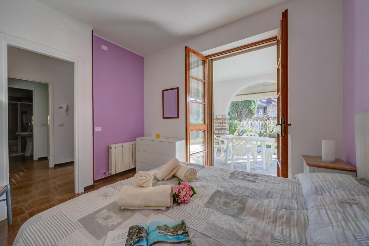 Villa Fiorita Apartments - Happy Rentals Sirmione Eksteriør billede
