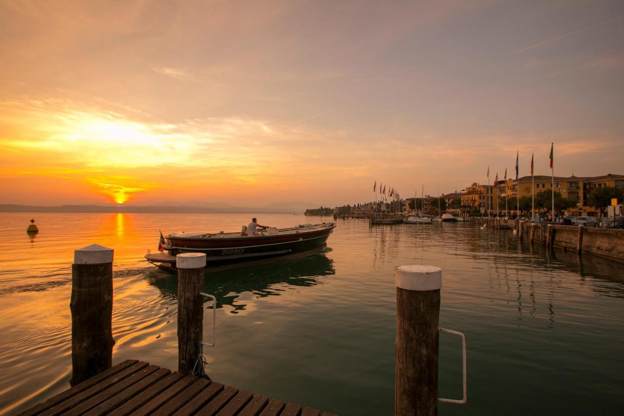 Villa Fiorita Apartments - Happy Rentals Sirmione Eksteriør billede