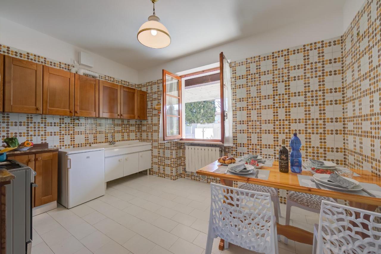 Villa Fiorita Apartments - Happy Rentals Sirmione Eksteriør billede